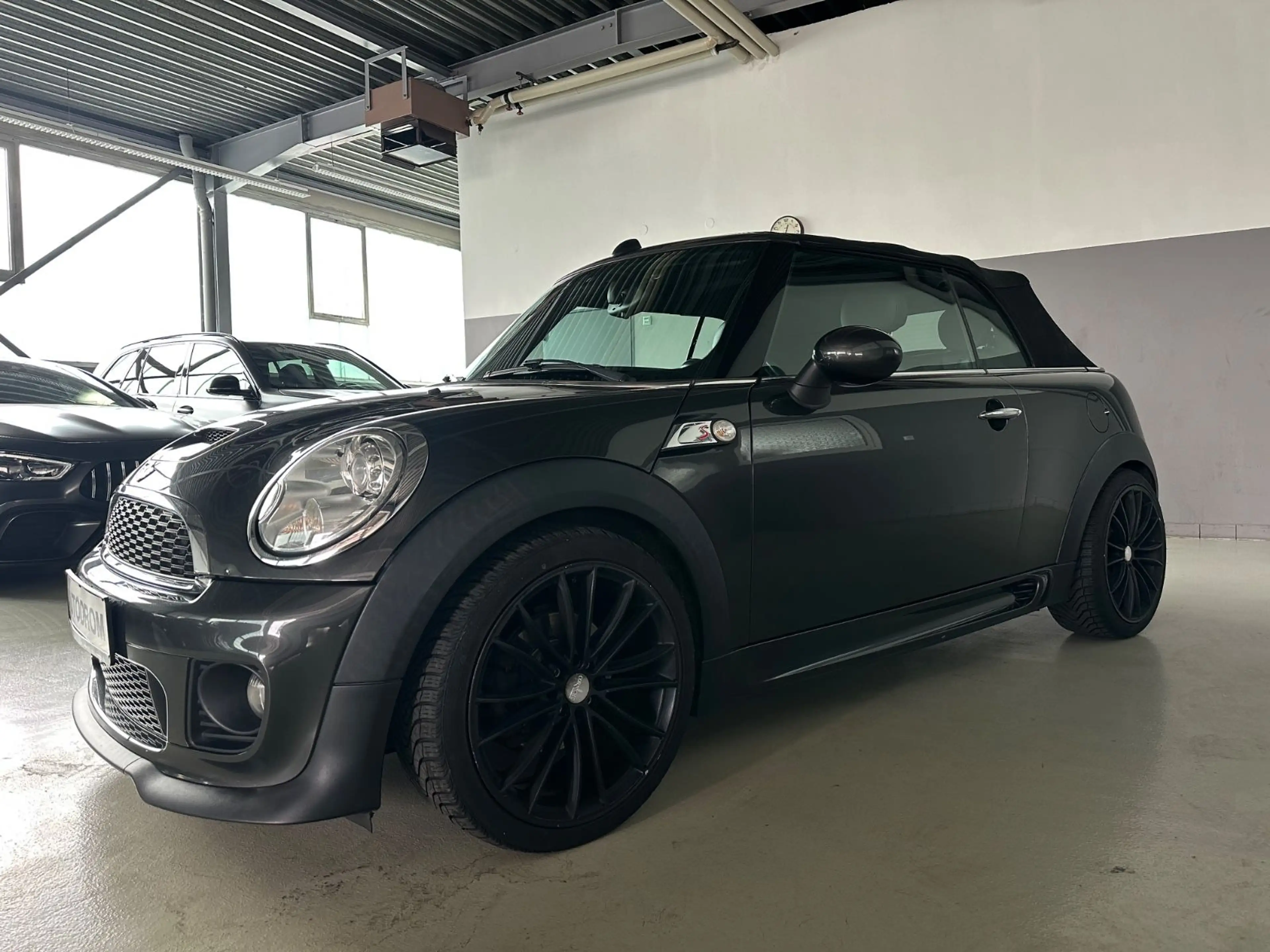 MINI Cooper SD Cabrio Cooper Cabrio SD JCW Paket/PDC/HarmanKardon — photo 4