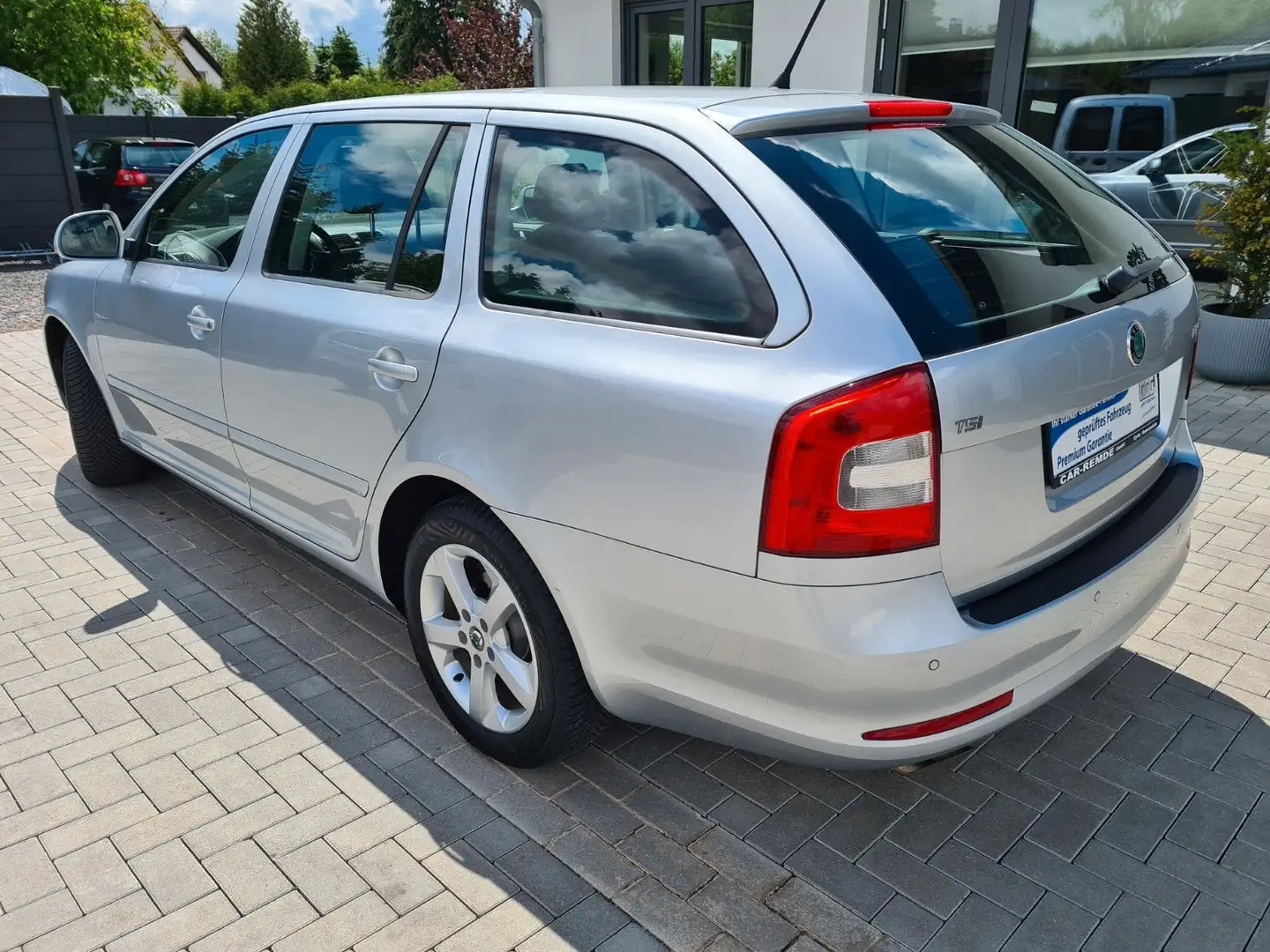 Skoda Octavia Combi Elegance*SHZ*PDC*Tempomat*1.Hand* Stříbrná - 2