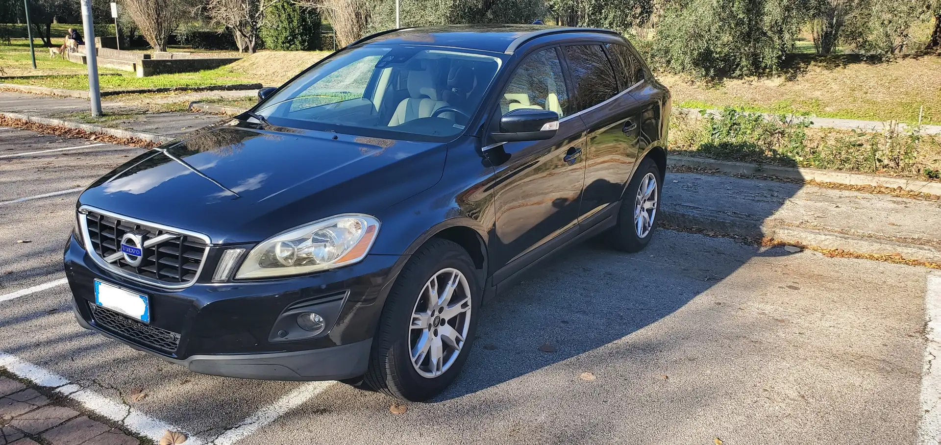 Volvo XC60 XC60 I 2008 2.4 d4 (d3) Momentum awd 163cv Noir - 2