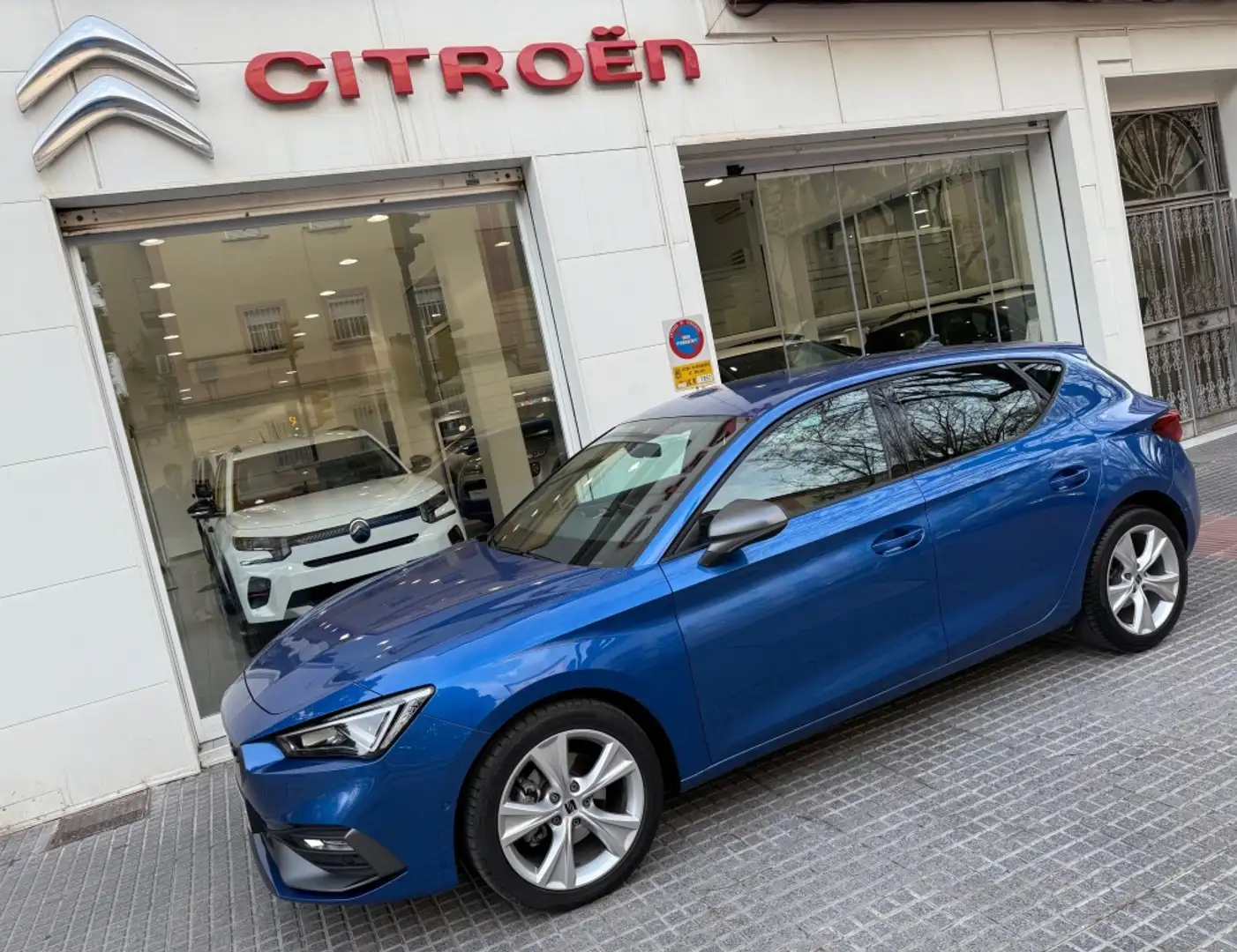 SEAT Leon 1.0 eTSI S&S FR 25º Aniversario DSG-7 110 Azul - 2