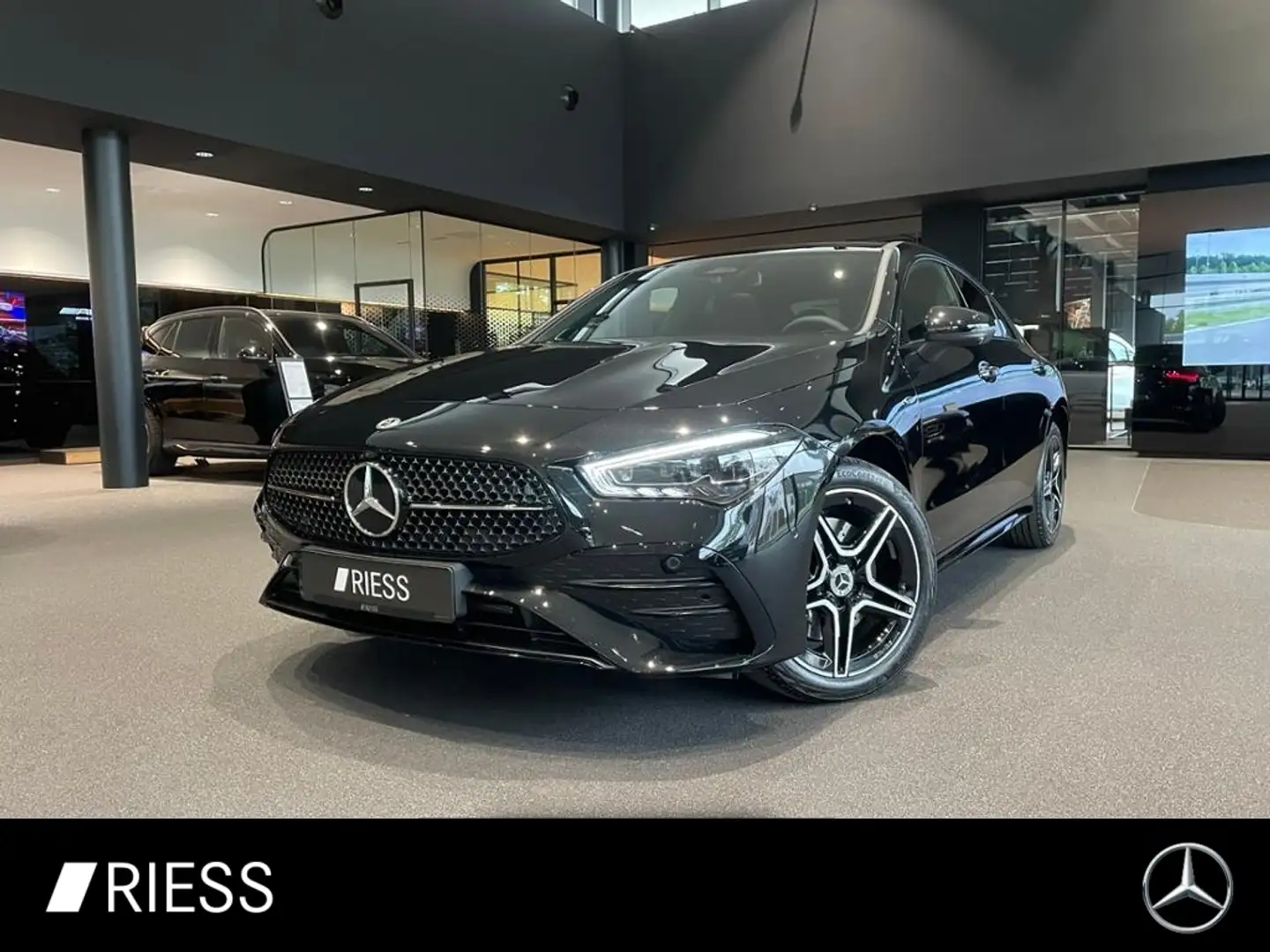 Mercedes-Benz CLA 250 e AMG+PANO+AHK+DISTR+KEYL+MULTIB+BURM+ Schwarz - 1