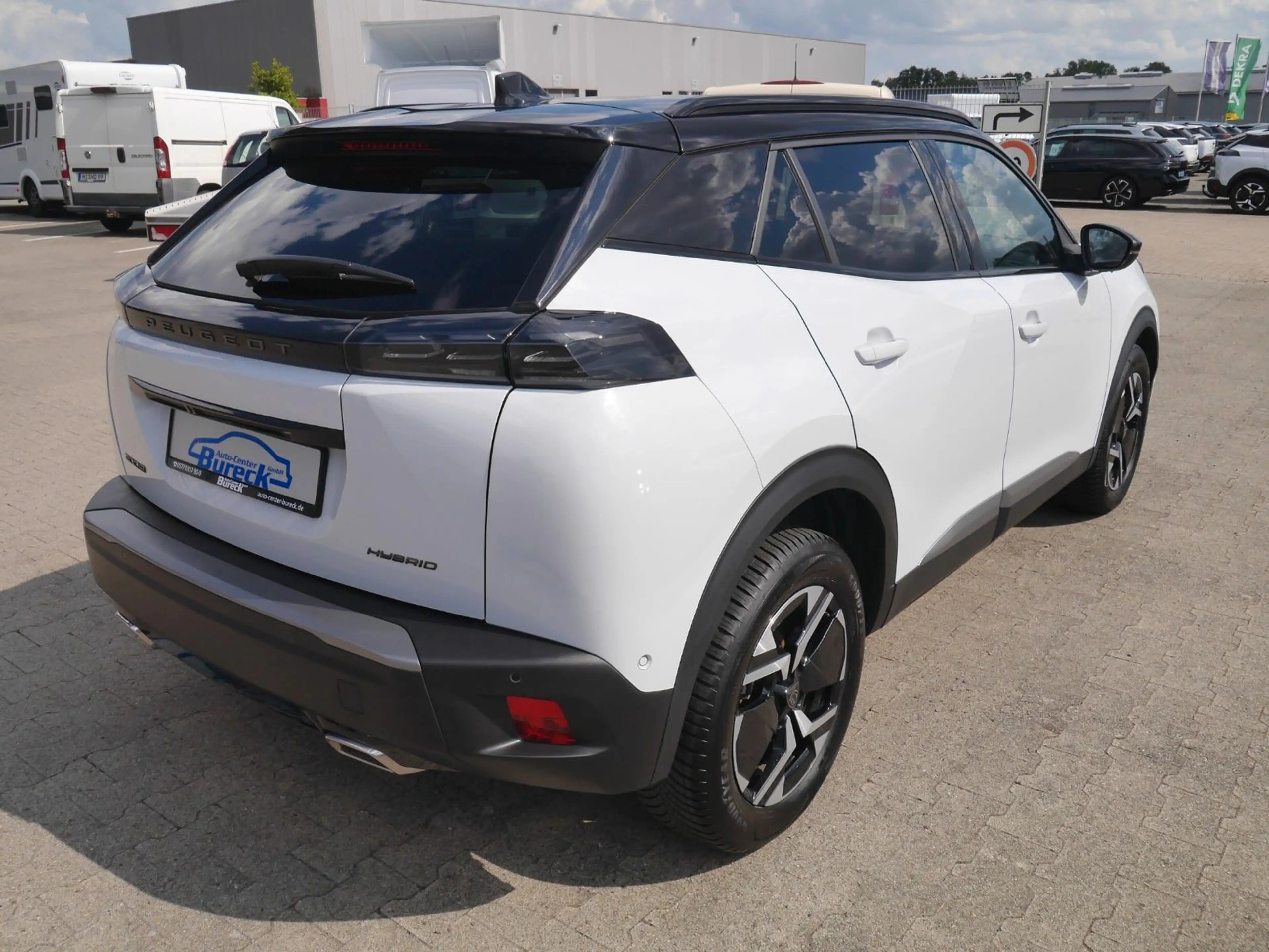 Peugeot 2008 Hybrid 145 GT Navi/LED/SHZ/360-Grad — photo 8