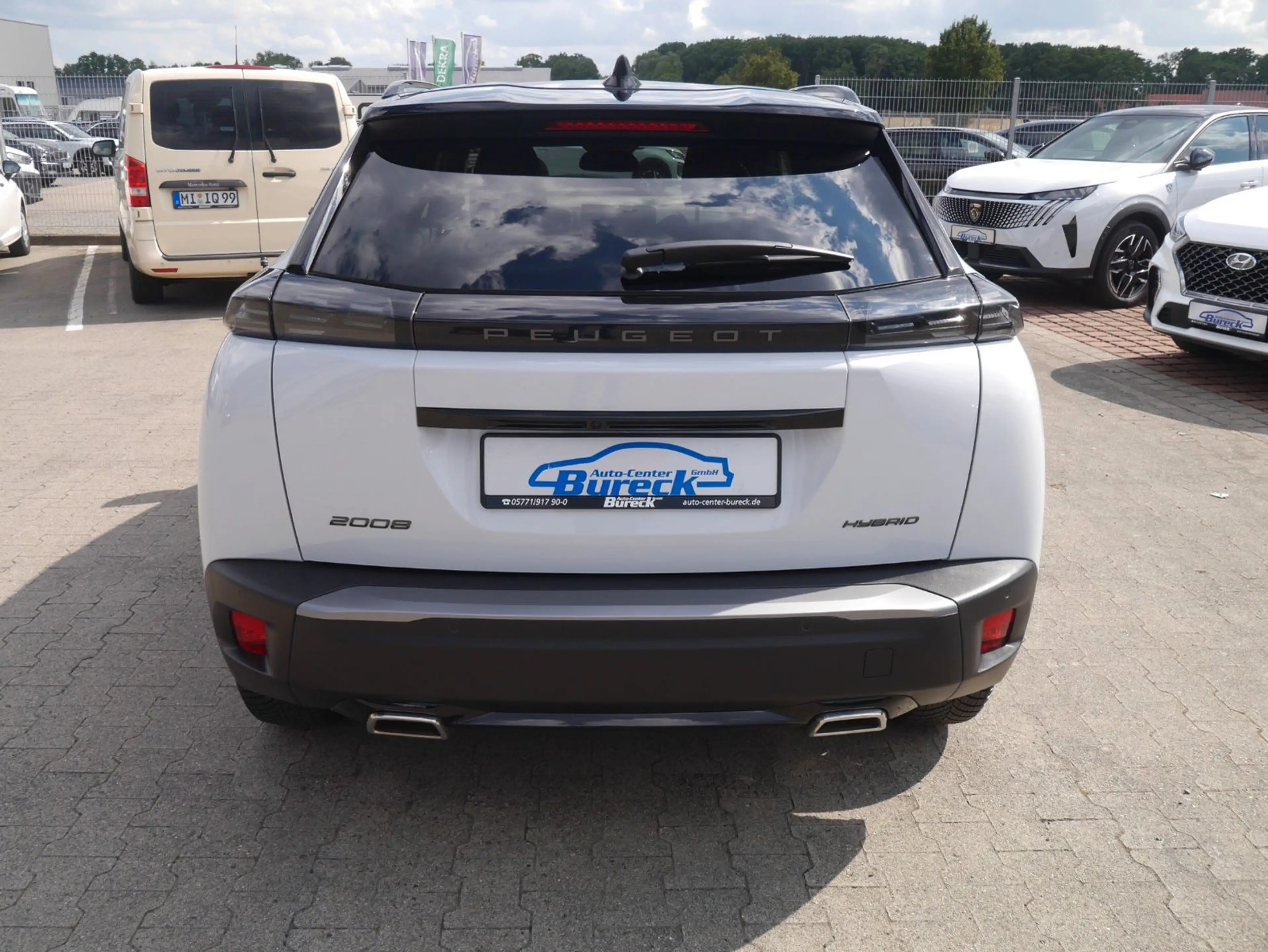 Peugeot 2008 Hybrid 145 GT Navi/LED/SHZ/360-Grad — photo 5