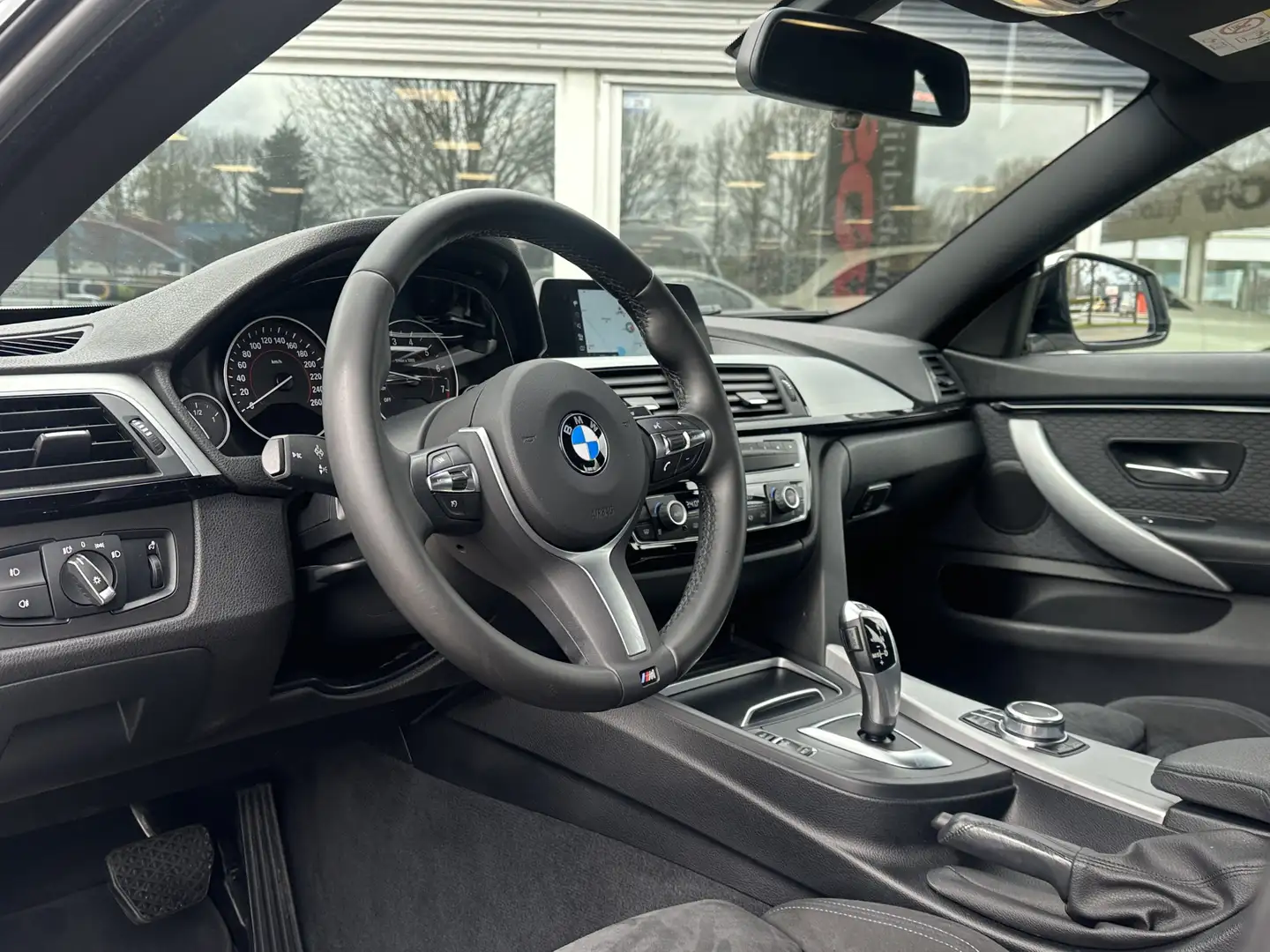 BMW 418 4-serie Gran Coupé 418i Executive | M-Sport | Navi Bílá - 2