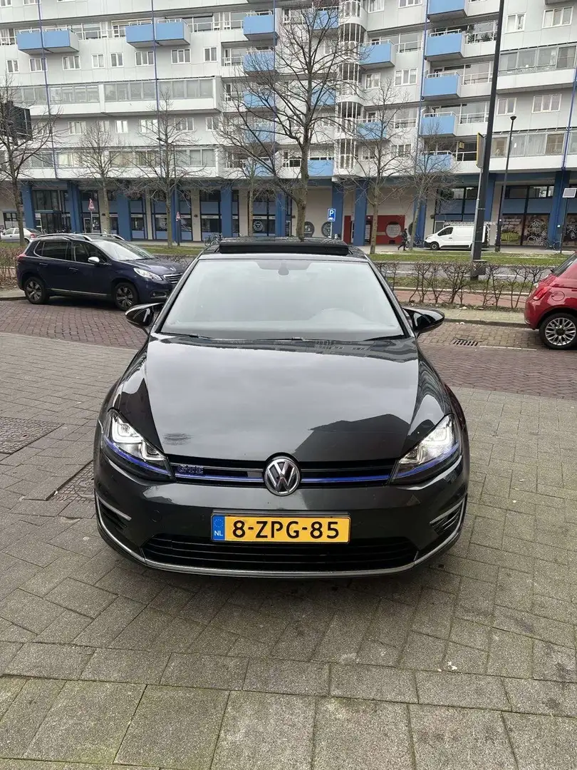 Volkswagen Golf 1.4 TSI GTE Grijs - 1