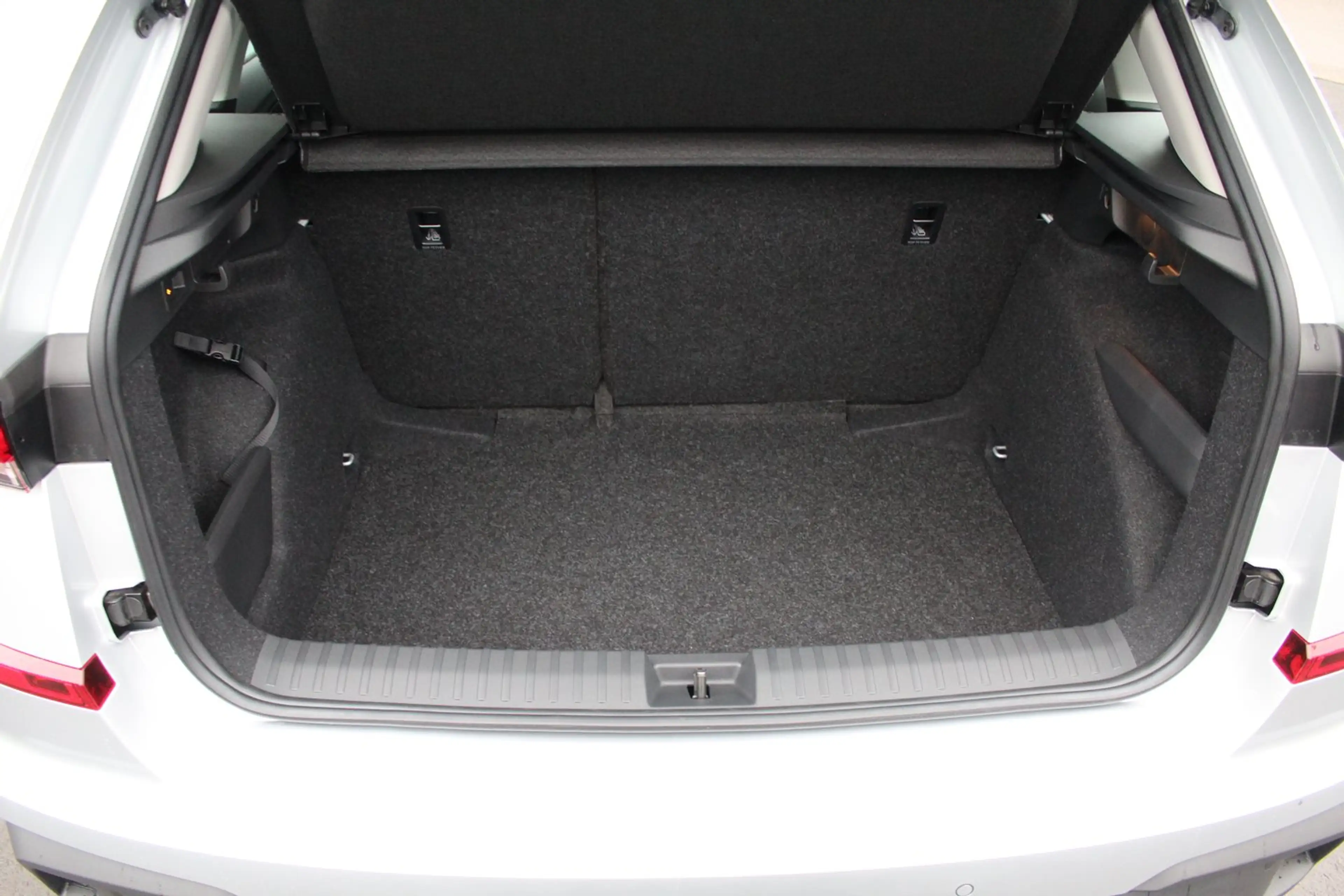 Skoda Kamiq Essence TSI — photo 9
