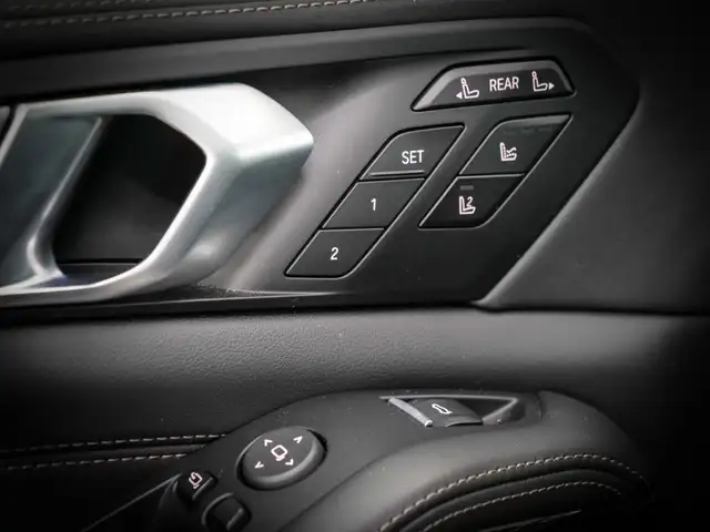 BMW X7 view 30