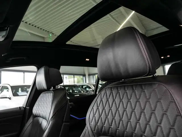 BMW X7 view 10