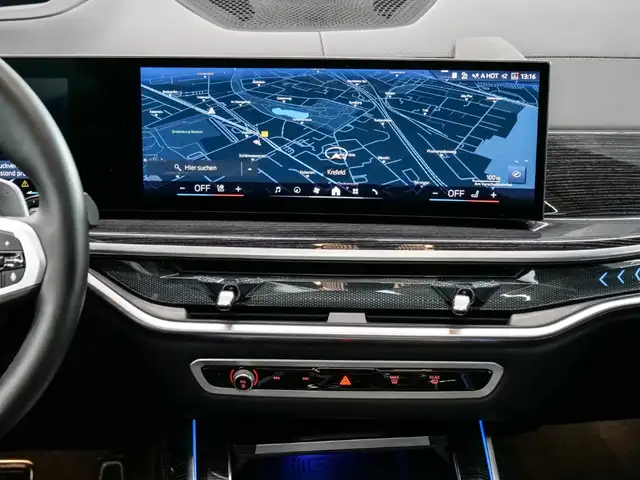 BMW X7 view 12