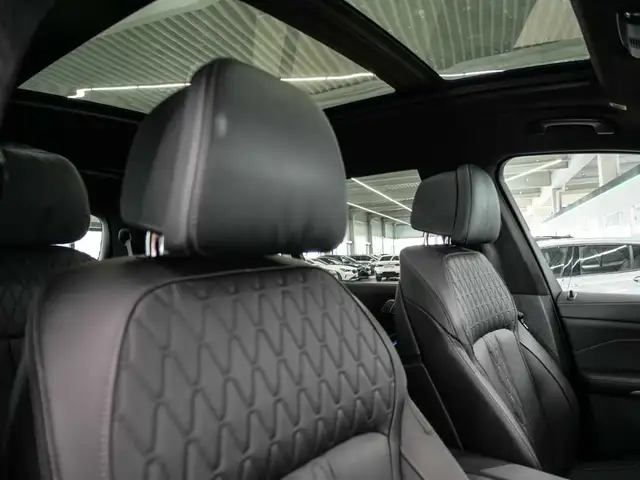 BMW X7 view 20