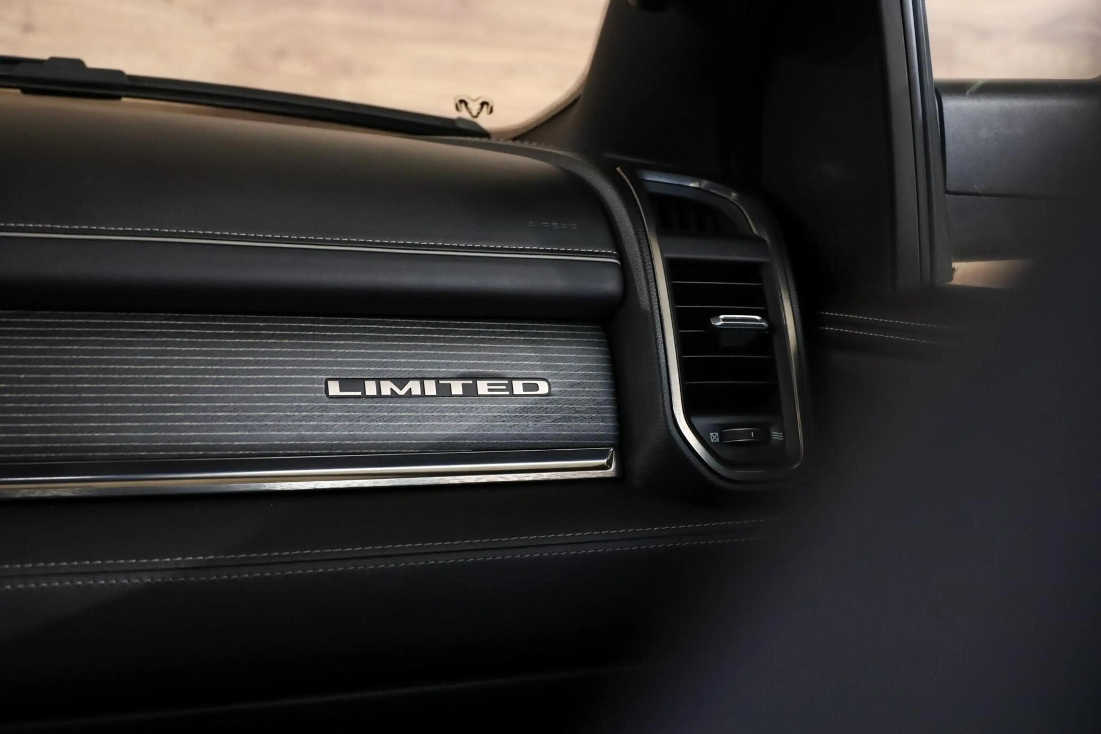 Dodge RAM 1500 4X4 5.7 V8 4x4 eTorque Limited|Pano|Ventilati — photo 30