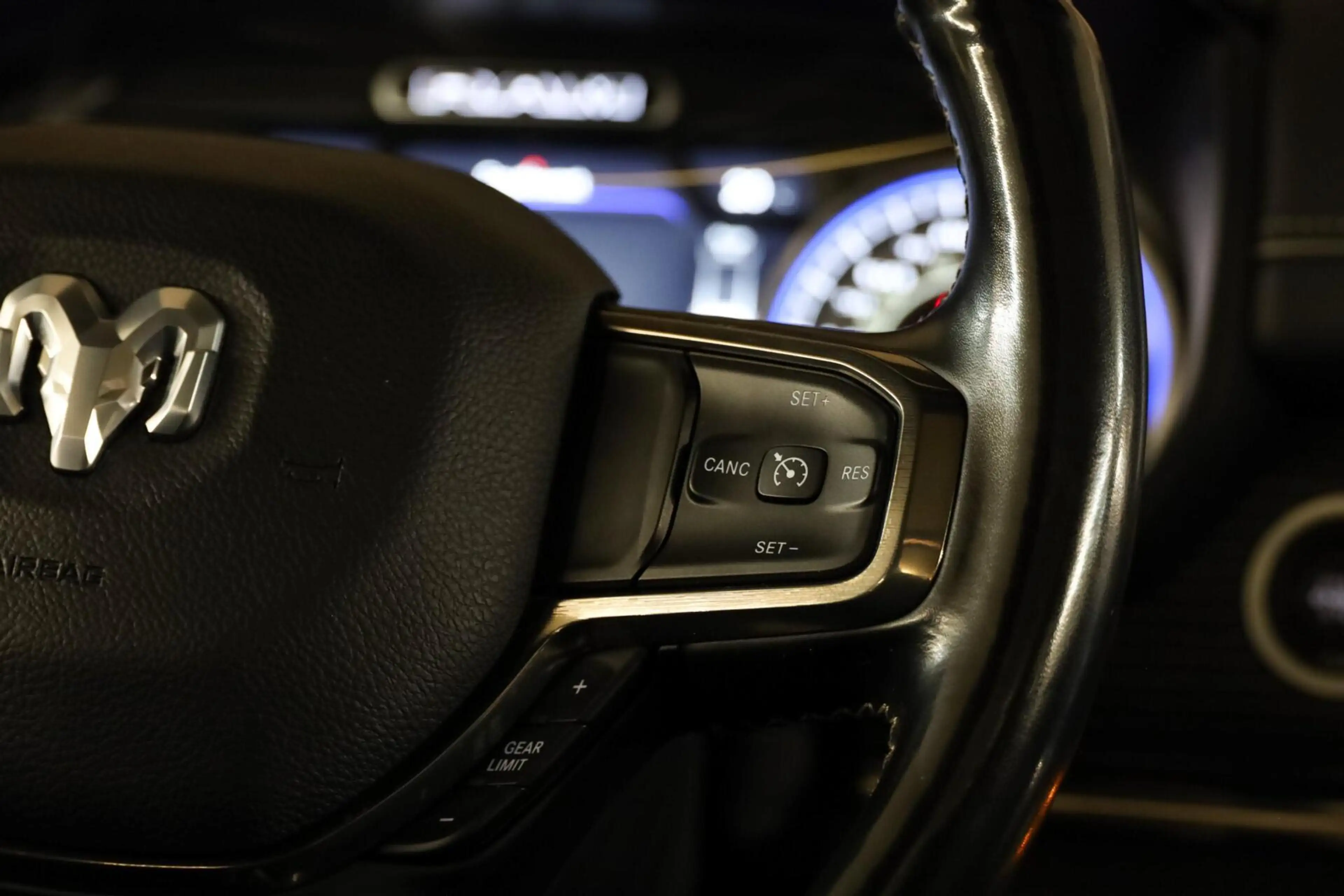 Dodge RAM 1500 4X4 5.7 V8 4x4 eTorque Limited|Pano|Ventilati — photo 38