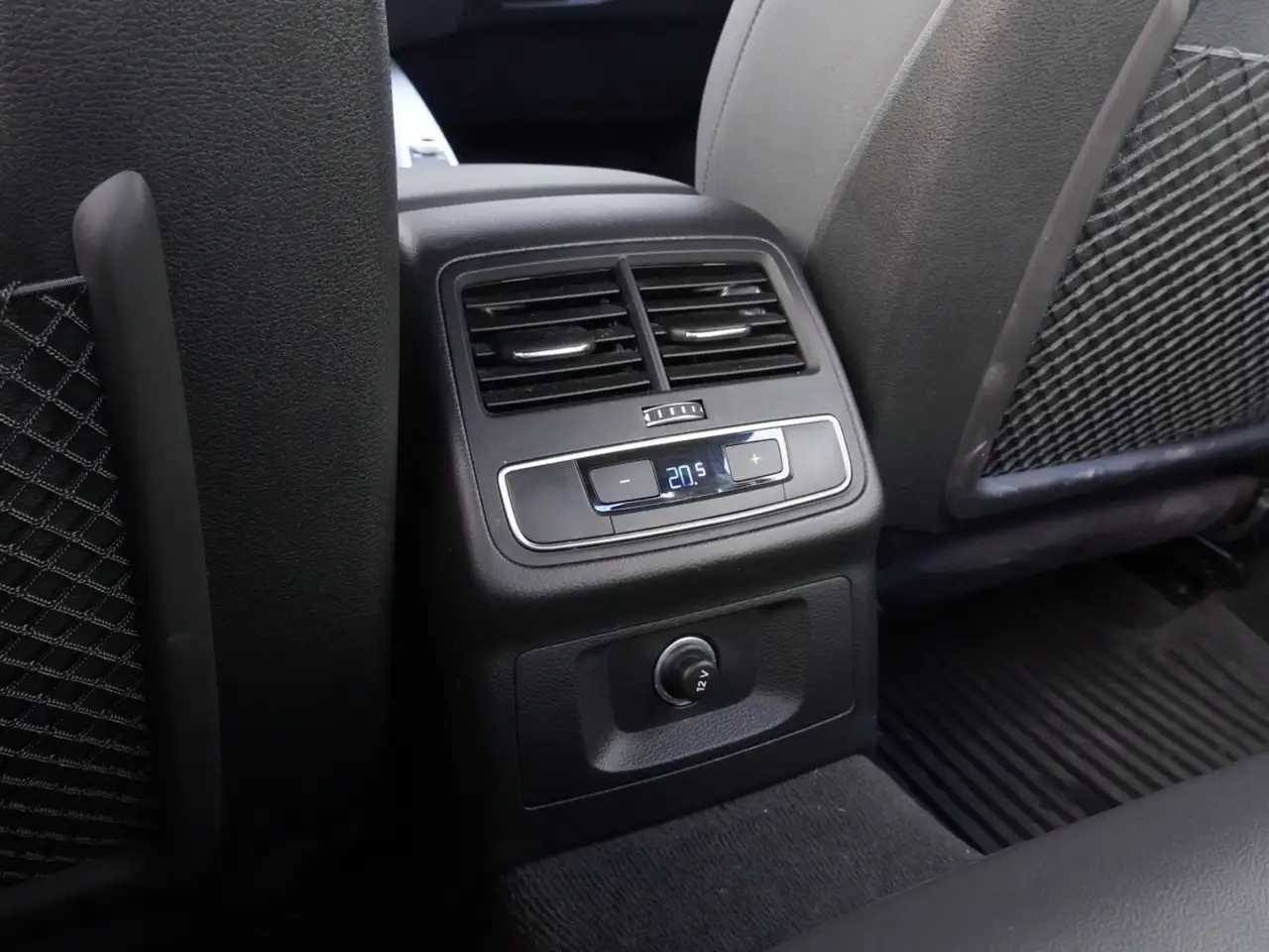 Audi A4 photo Audi A4