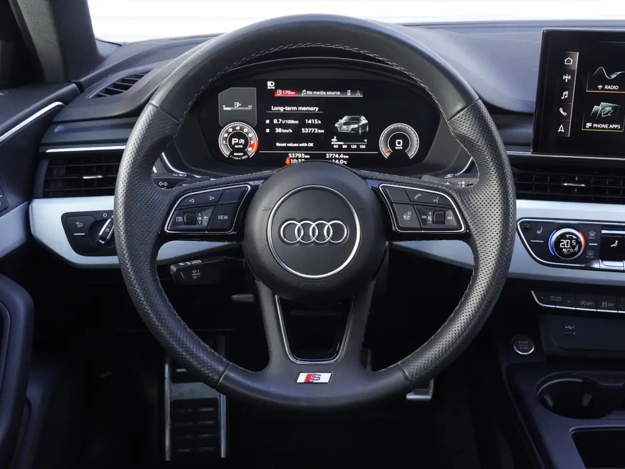 Audi A4 photo Audi A4