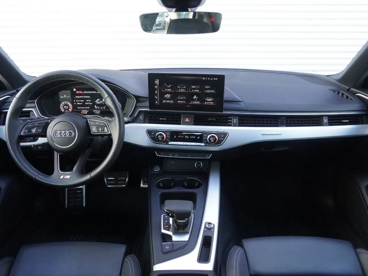 Audi A4 photo Audi A4