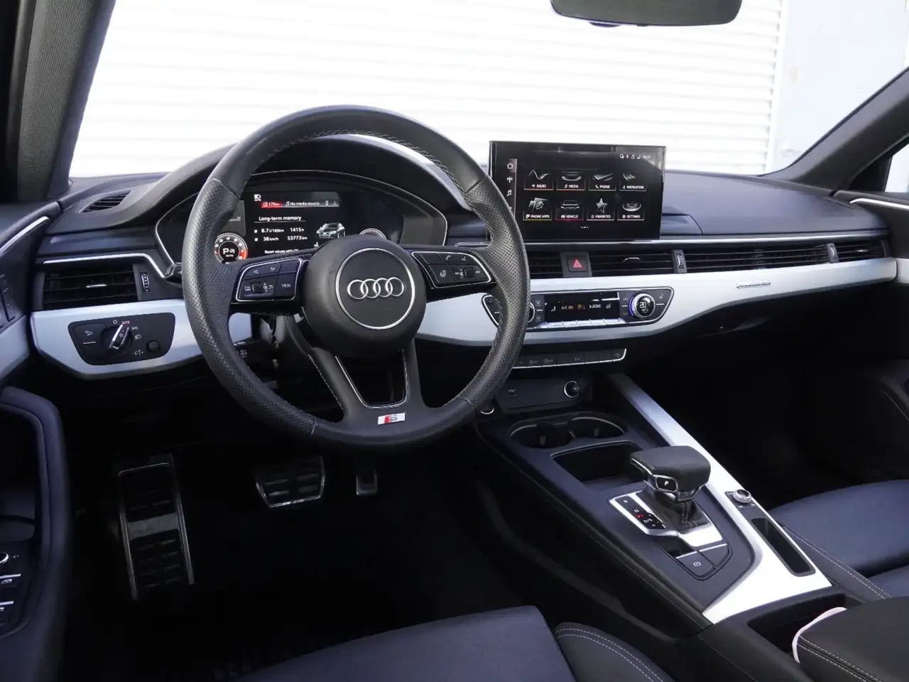Audi A4 photo Audi A4