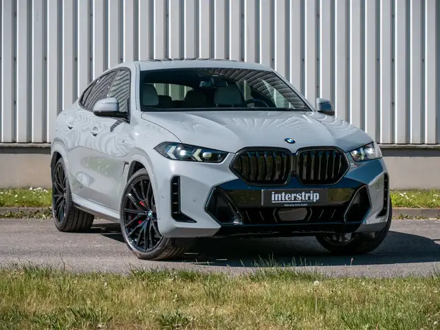 BMW X6 view 3
