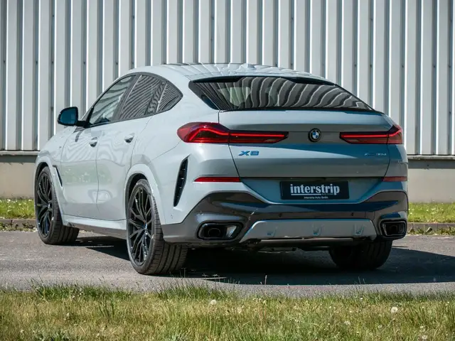 BMW X6 view 4