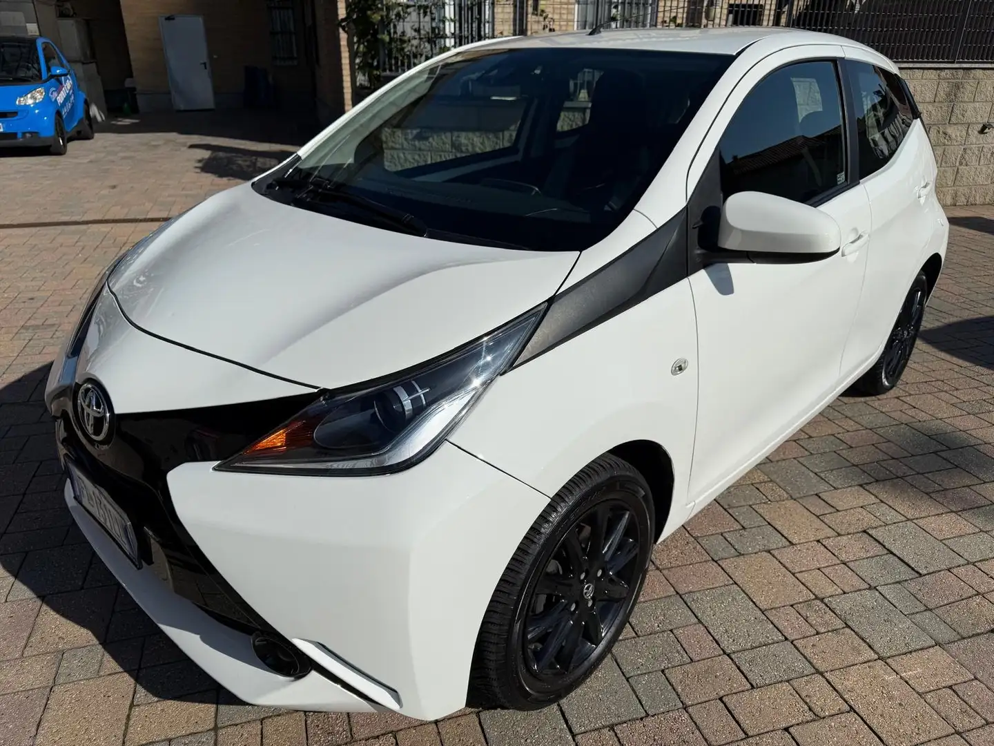 Toyota Aygo Aygo 5p 1.0 x-cool my15 Bianco - 1