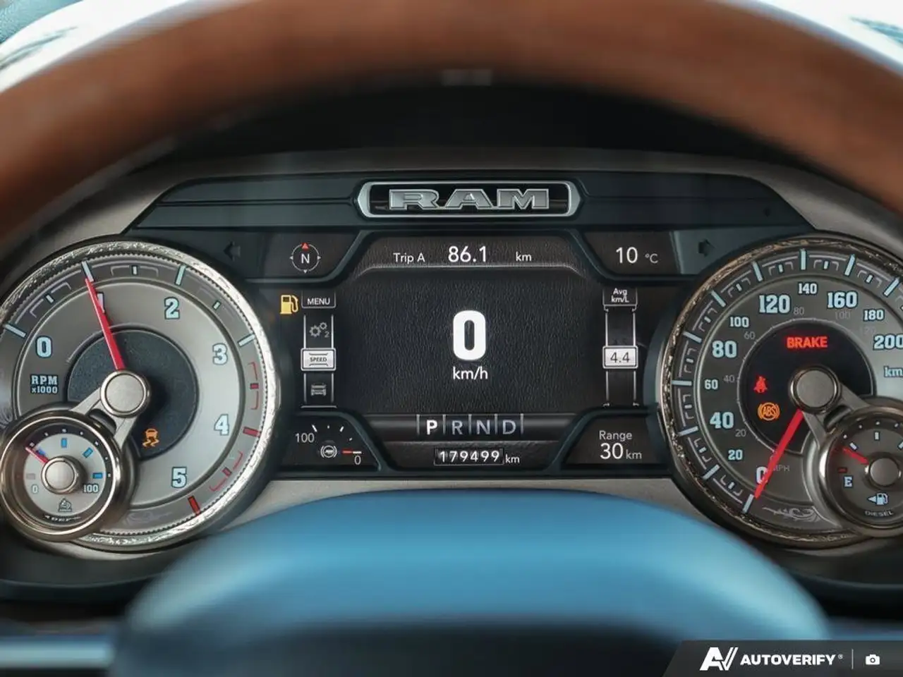 RAM 2500 снимка RAM 2500