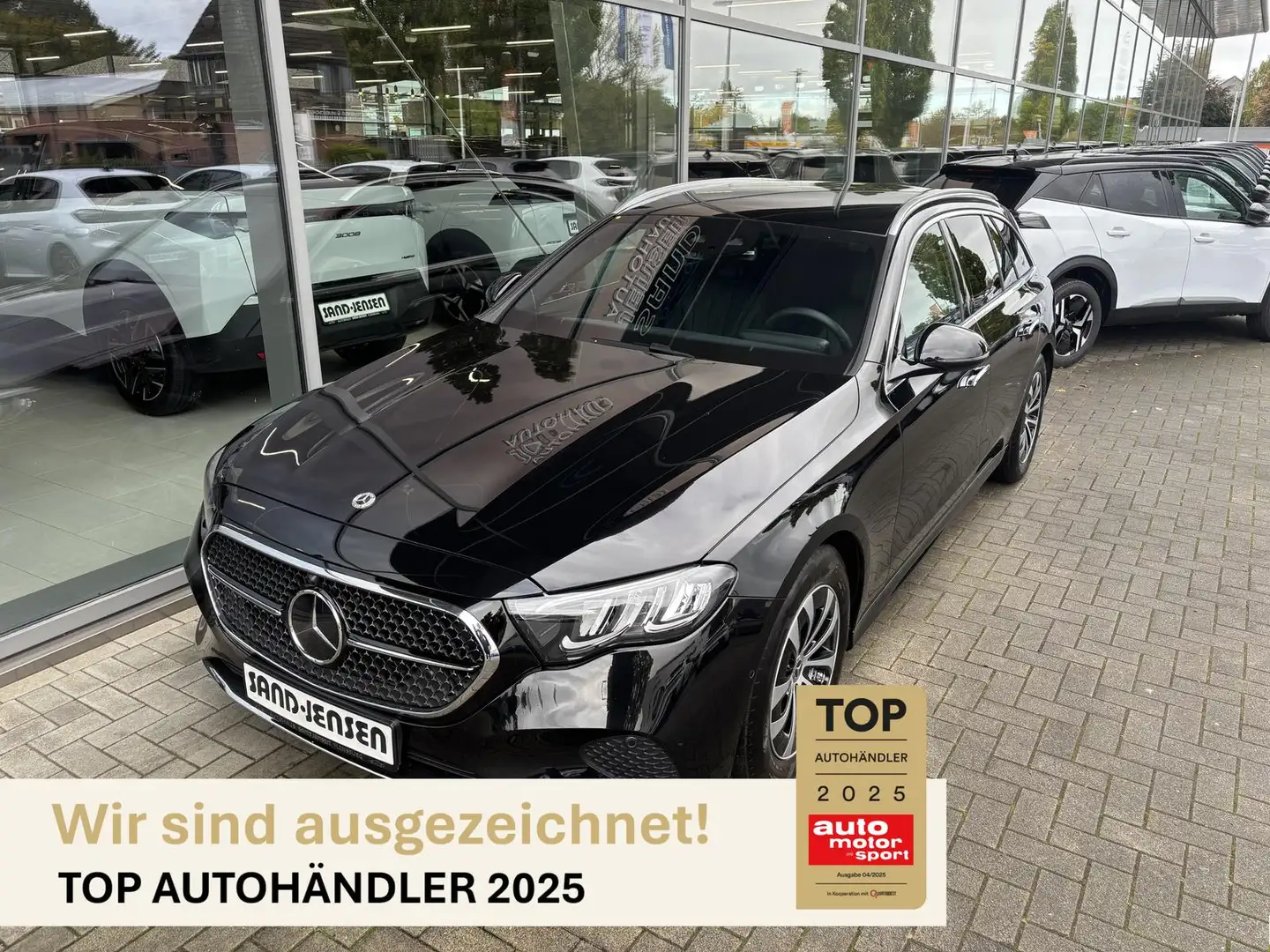 Mercedes-Benz E 220 d T-Modell Avantgarde Distr AHK Fahr Ass+ Zwart - 1