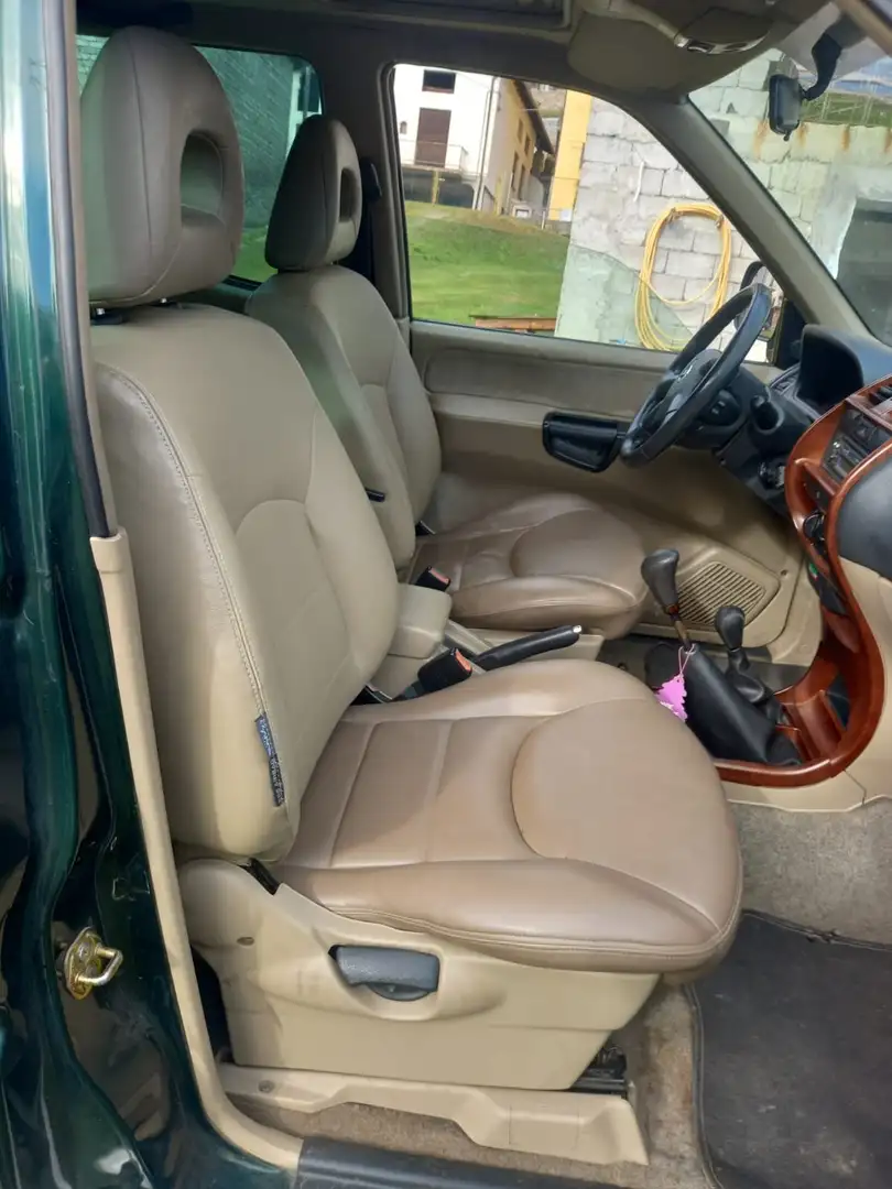 Nissan Terrano Terrano II 2002 3p 3.0 dd-ti Anniversary Зелений - 2