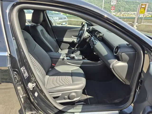Mercedes-Benz A view 9