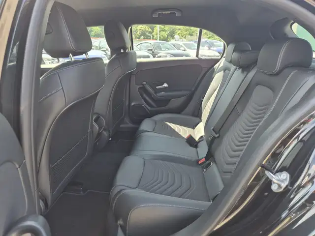 Mercedes-Benz A view 7