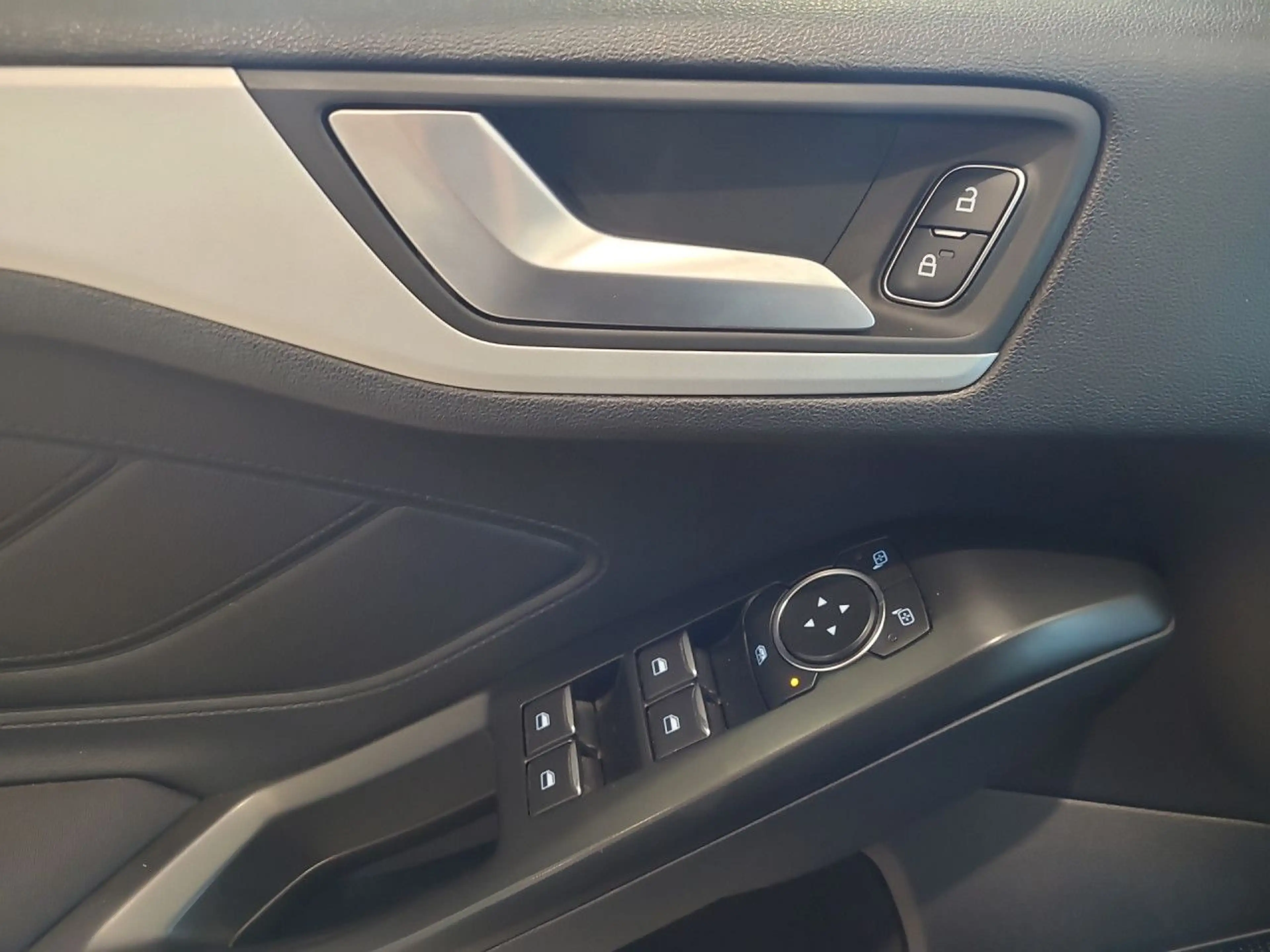 Ford Focus Cool & Connect Bluetooth Navi Klima — photo 7