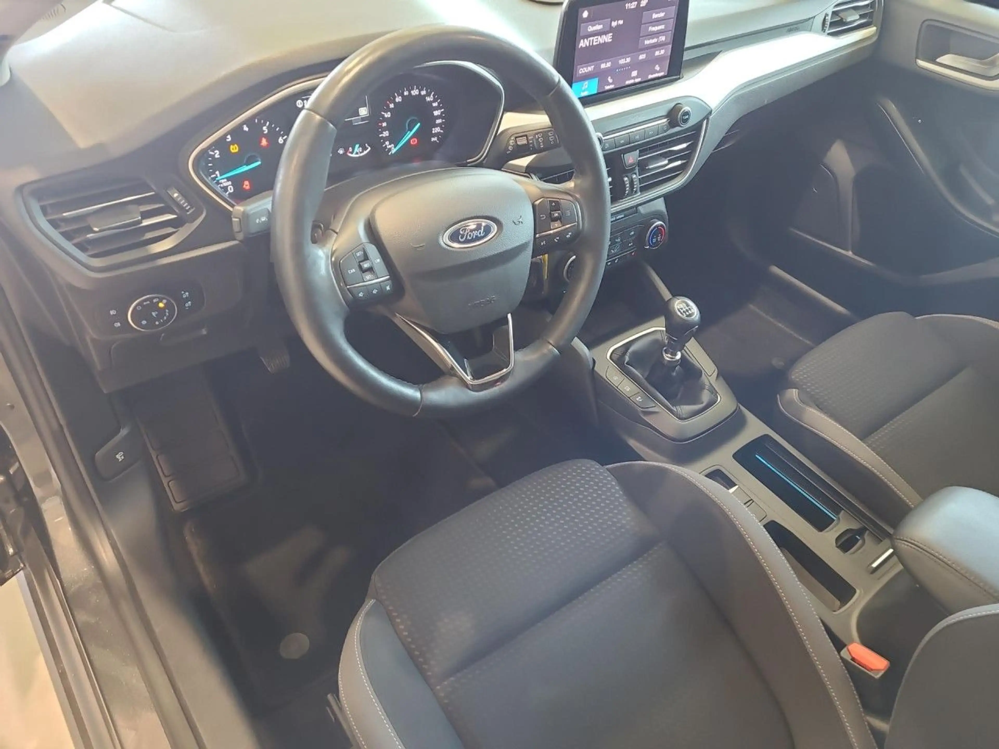 Ford Focus Cool & Connect Bluetooth Navi Klima — photo 9
