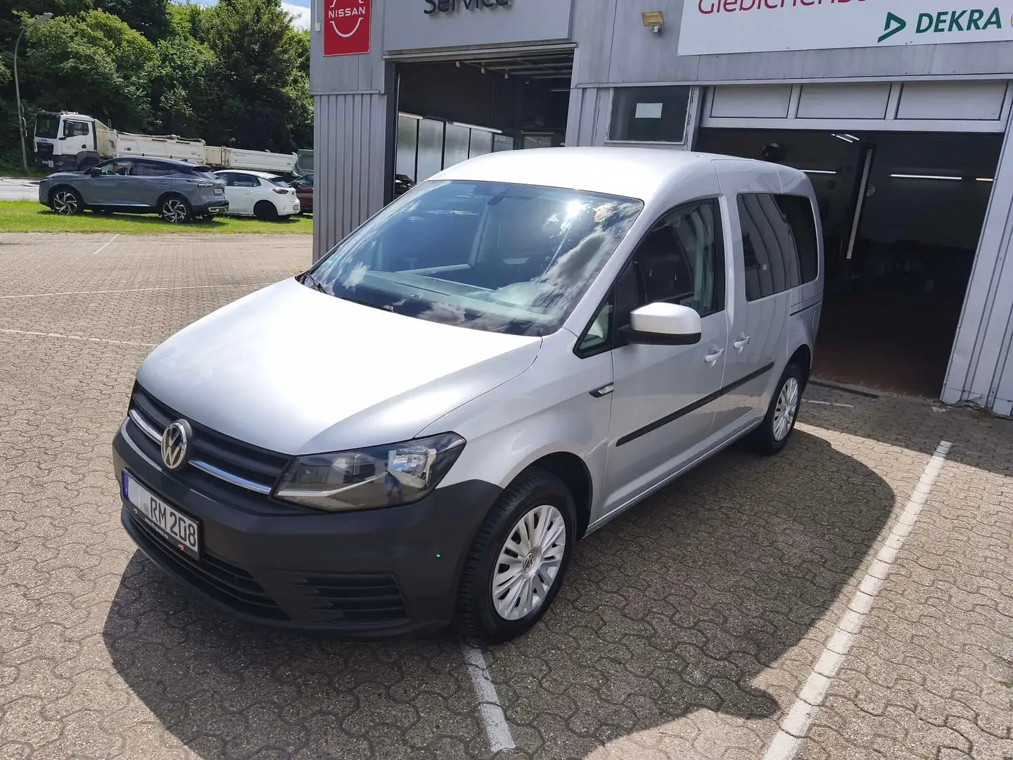 Volkswagen Caddy Caddy 2.0 TDI (5-Si.) Family Silber - 1