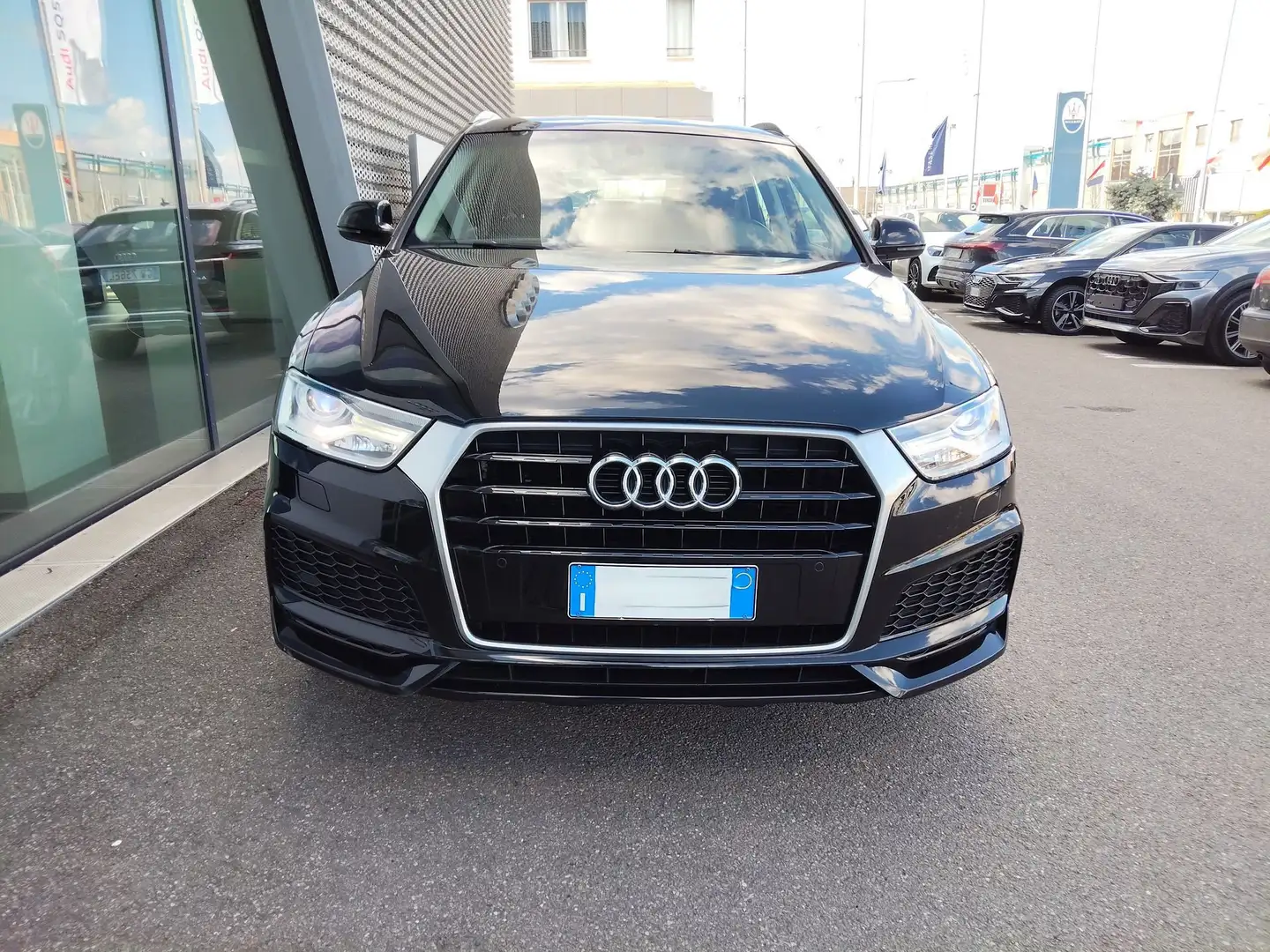 Audi Q3 1.4 TFSI 150 CV S tronic S line Edition Nero - 2