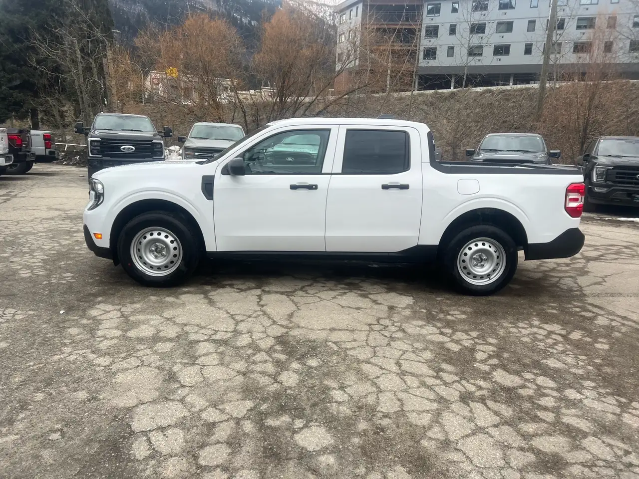 Ford Maverick снимка Ford Maverick