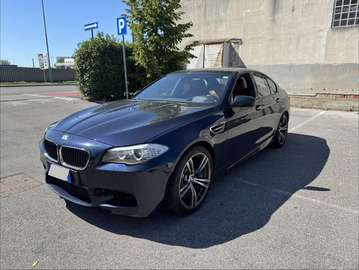 4.4 V8 auto