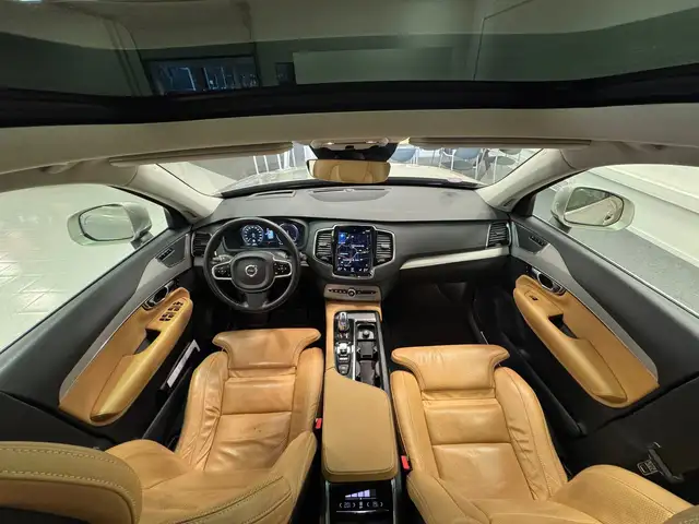Volvo XC90 view 12