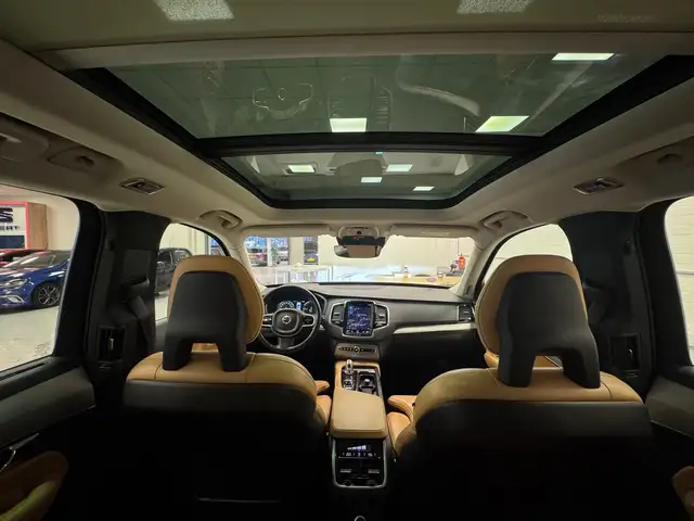 Volvo XC90 view 11