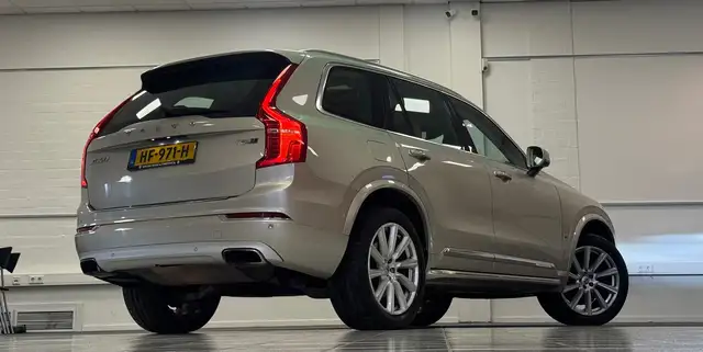 Volvo XC90 view 7