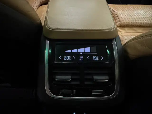 Volvo XC90 view 14