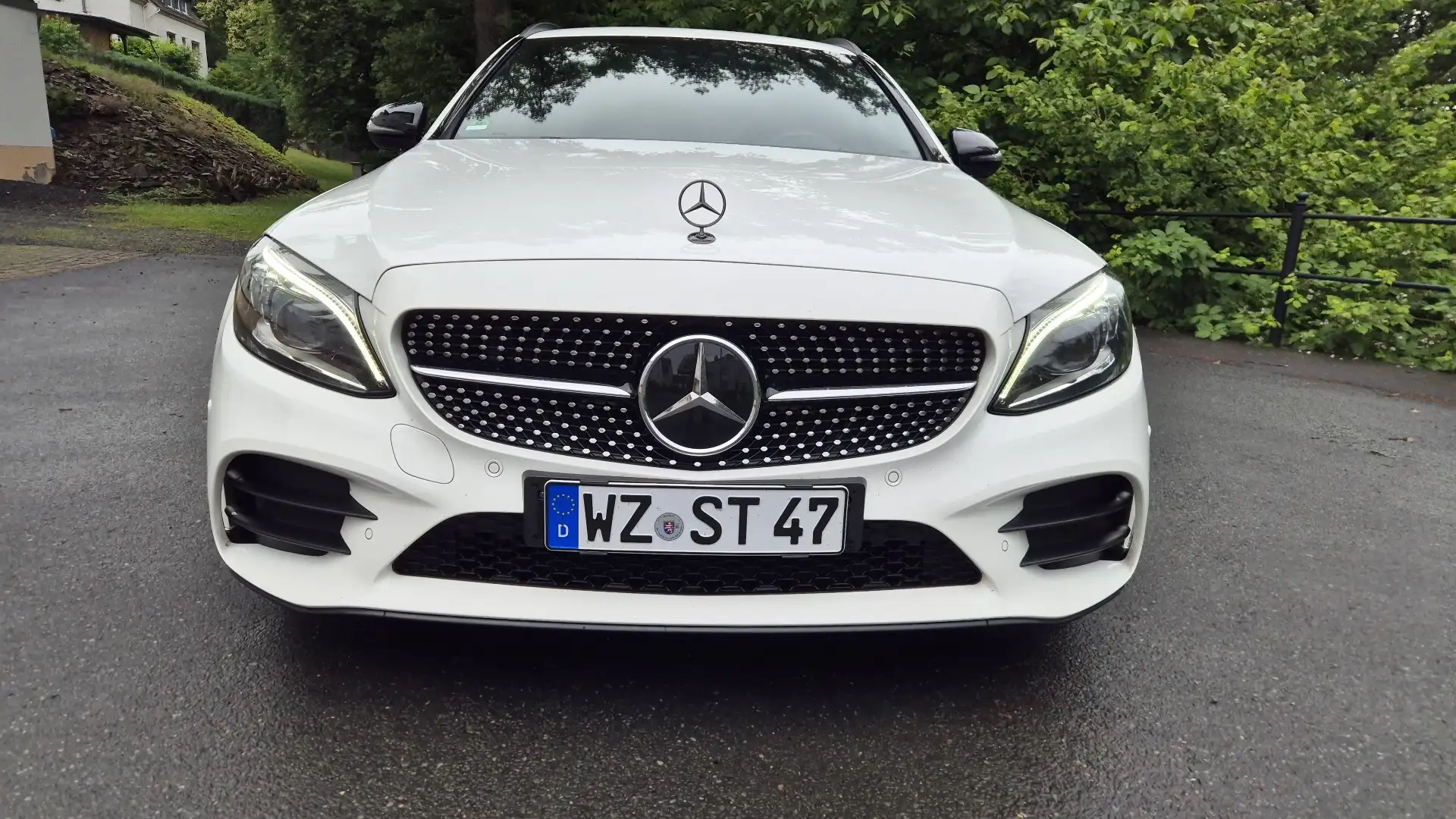Mercedes-Benz C 220 d T 9G-TRONIC AMG Line Weiß - 2