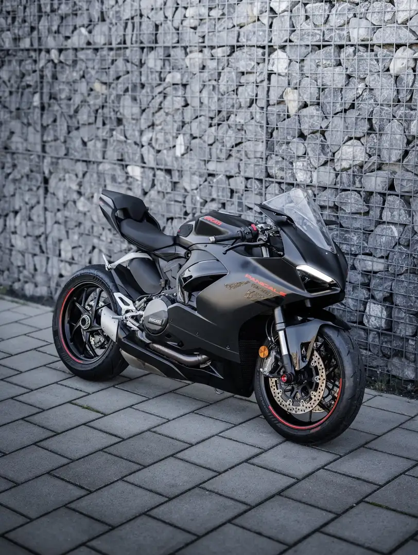 Ducati Panigale V2 Black-on-Black Zwart - 1