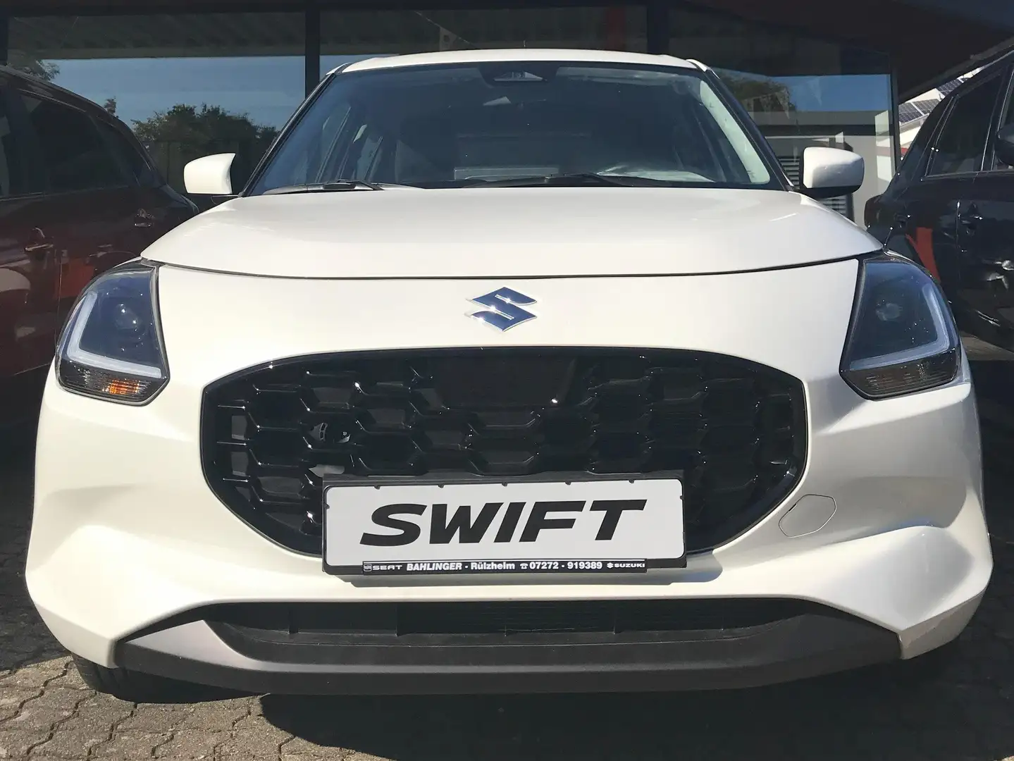 Suzuki Swift Aktionszulassung Club mit Allrad Weiß - 1