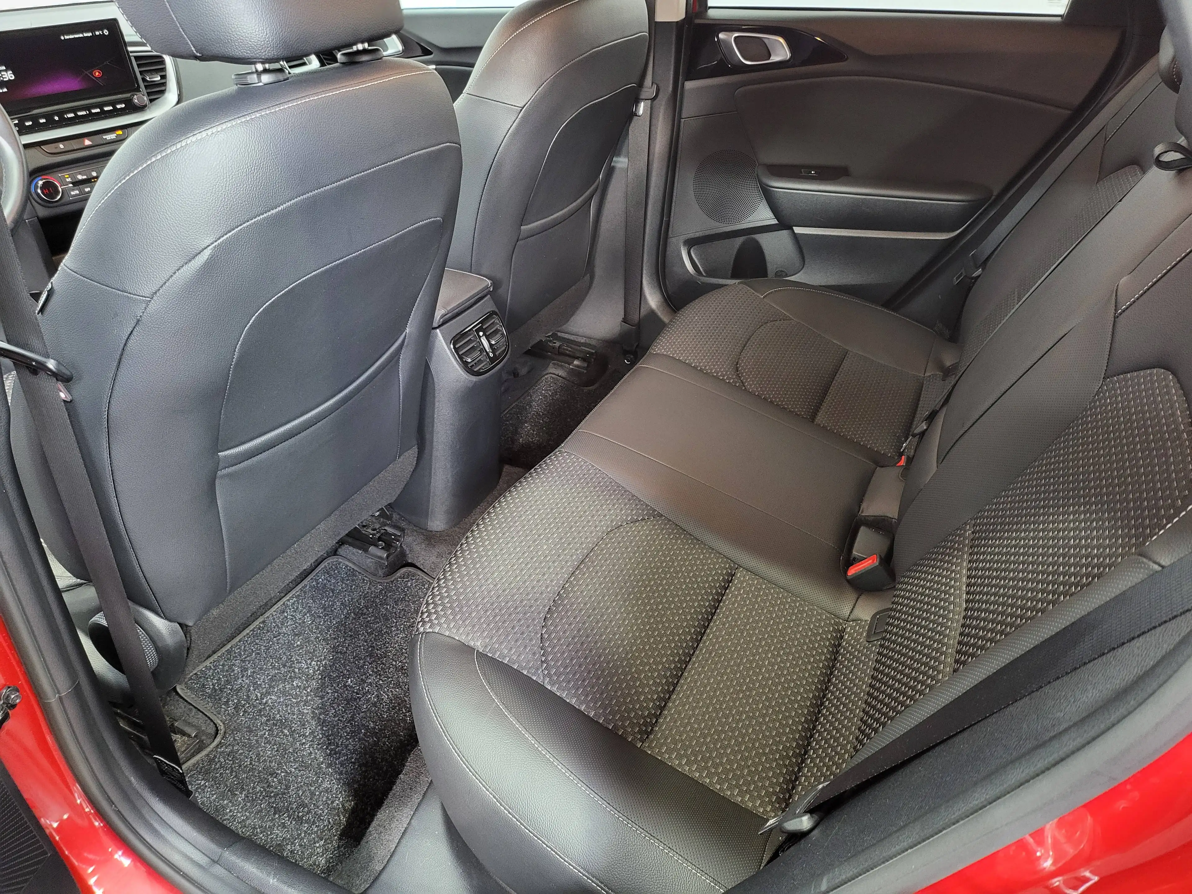 Kia Ceed SW / cee'd SW Automaat | 2020 | 84.796 km | Key Less | Camera | PDC | CarPlay | Navi | Airco | 1ste eigenaar — photo 13