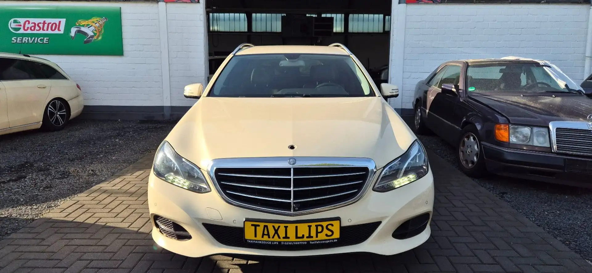 Mercedes-Benz E 200 T / TAXI, Navi,360-Kamera  MOTORSCHADEN - 2