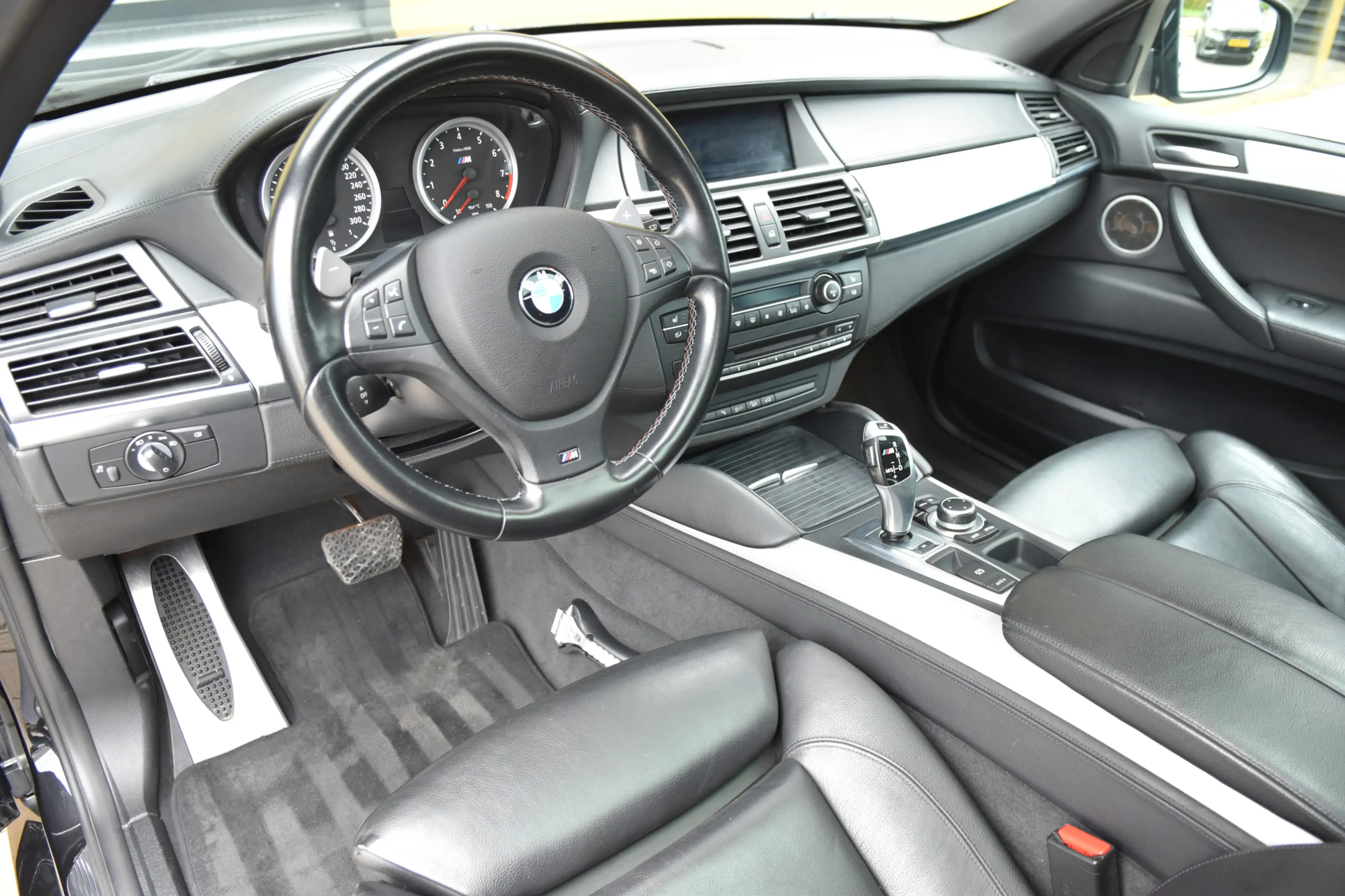 BMW X6 4.4i M * Glazen Schuifdak * 1e Eigenaar * Comforts — photo 10