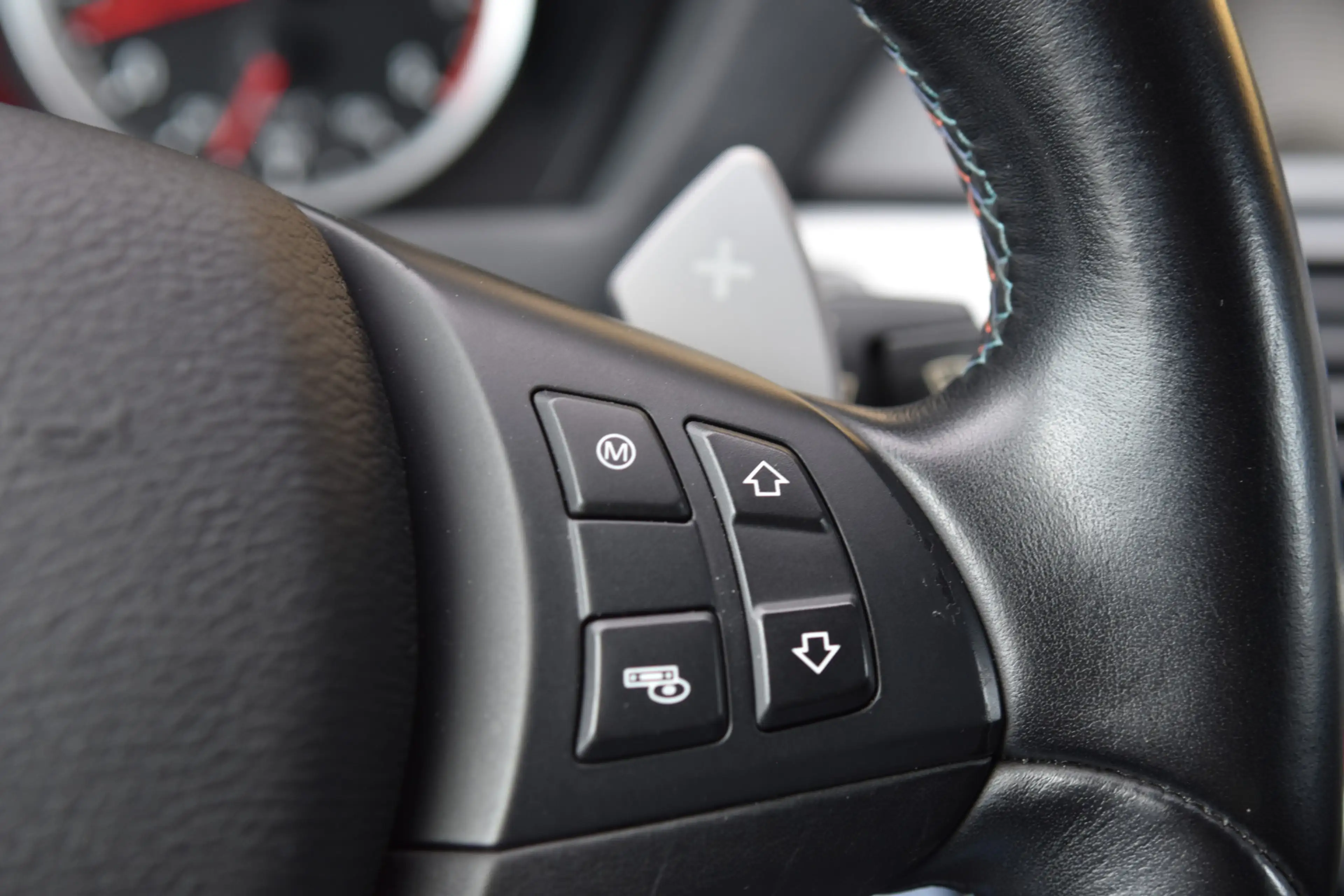 BMW X6 4.4i M * Glazen Schuifdak * 1e Eigenaar * Comforts — photo 17
