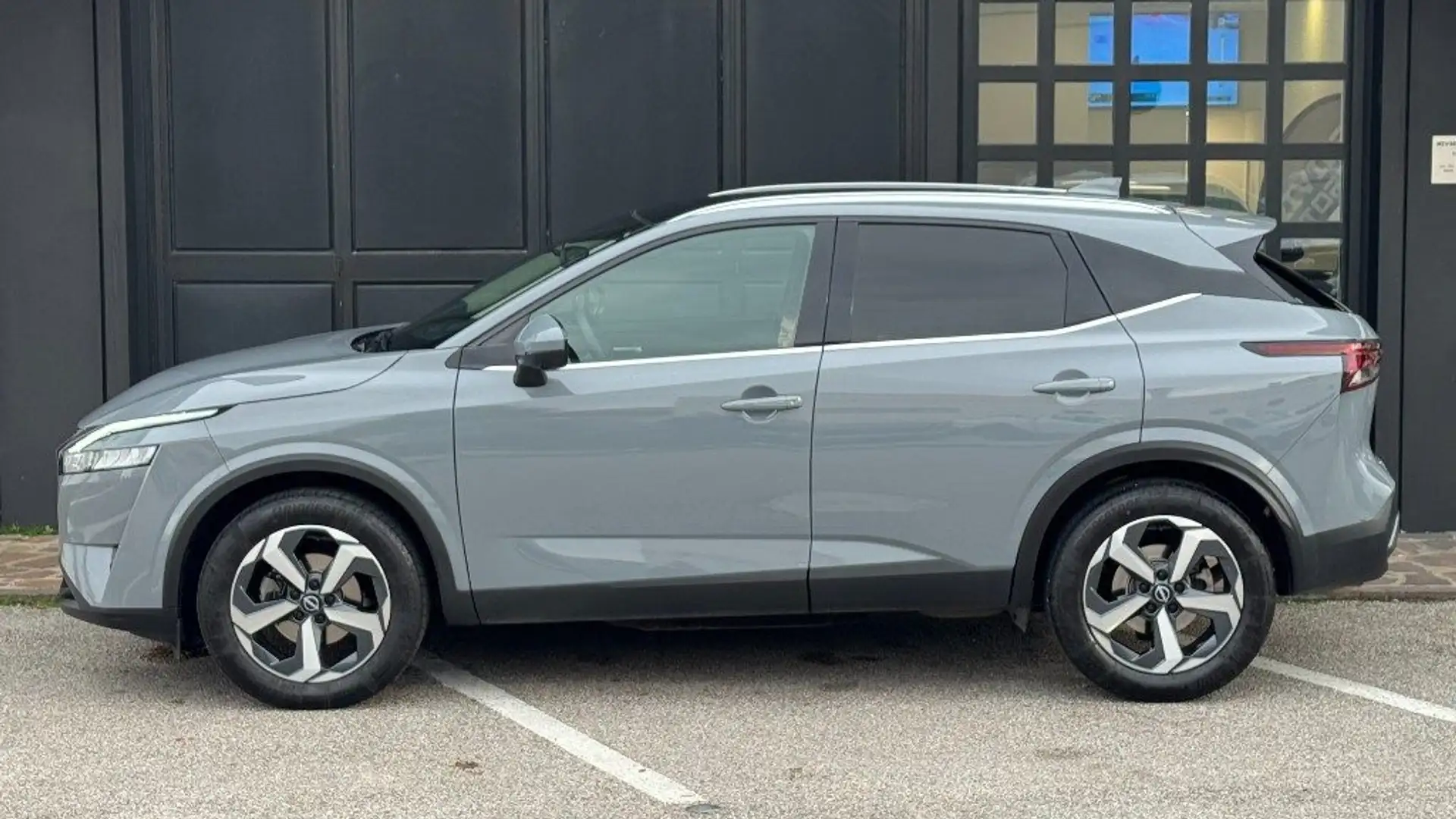 Nissan Qashqai MHEV 140 CV N-Connecta Grau - 2