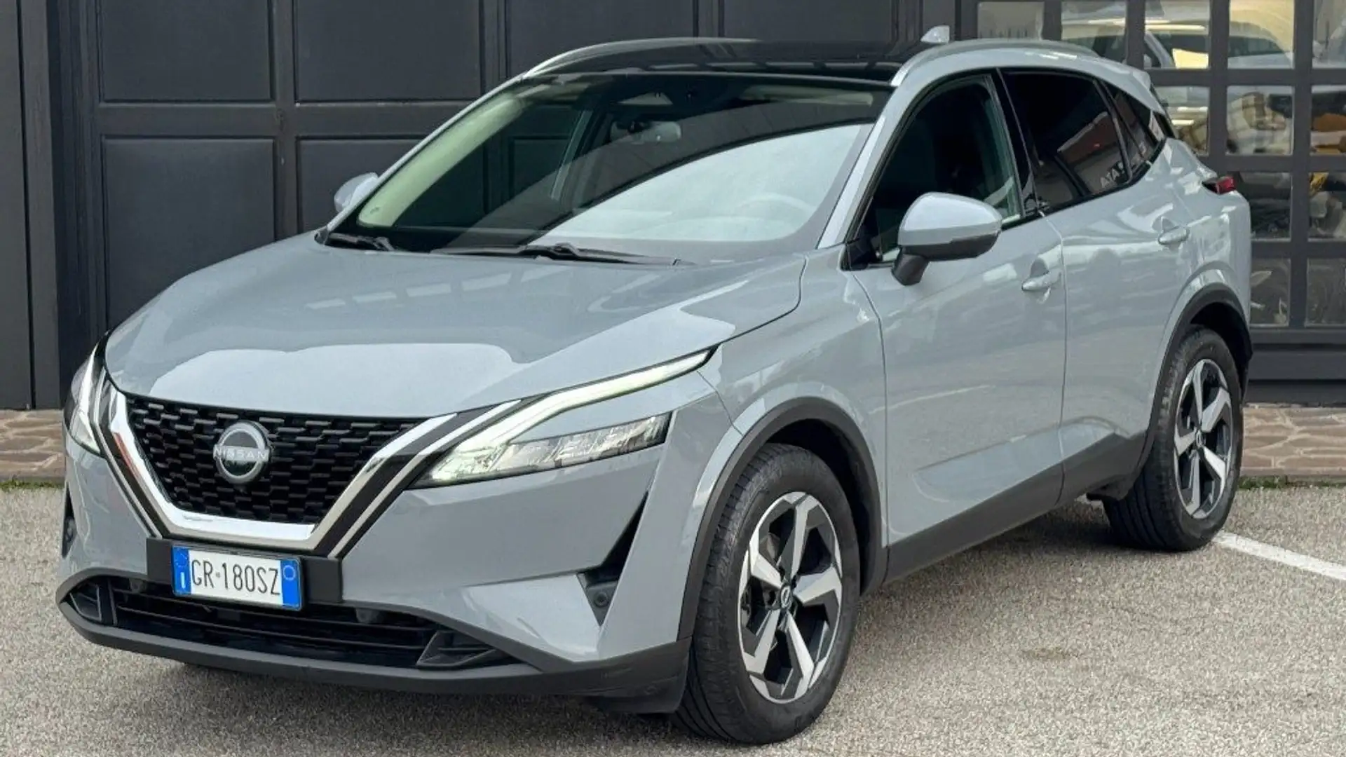 Nissan Qashqai MHEV 140 CV N-Connecta Grau - 1