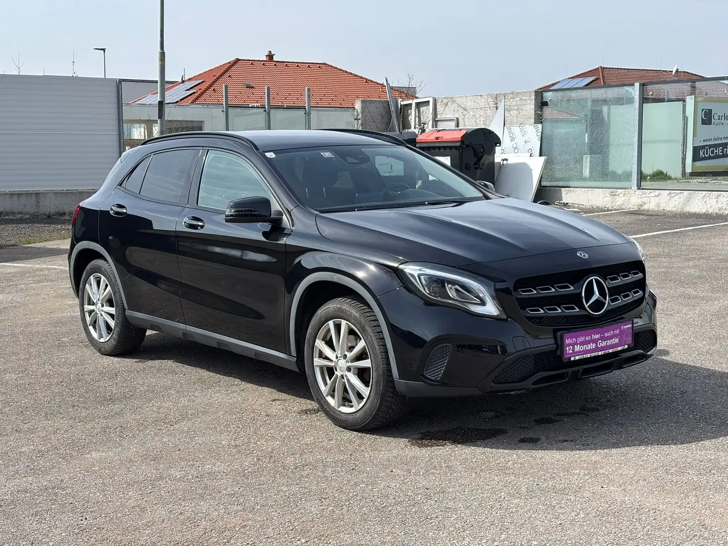 Mercedes-Benz GLA 180 GLA 180 Schwarz - 1