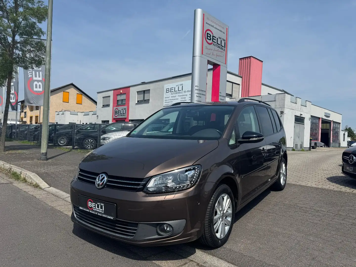 Volkswagen Touran 2.0TDI DSG Style AHK Kamera FINANZIERUNG Braun - 1
