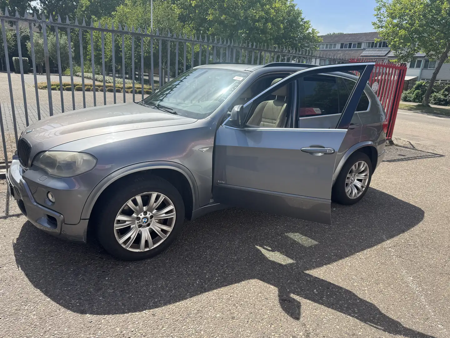 BMW X5 4.8 is Edition Exclusive - 2